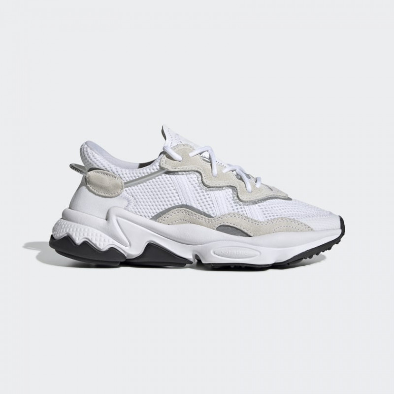 Chaussure ozweego femme sale