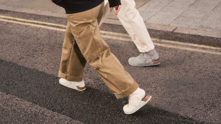 Chaussures été homme : la sélection casual et confortable signée Birkenstock et Clarks
